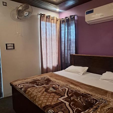 Privyrooms جوراكبور المظهر الخارجي الصورة
